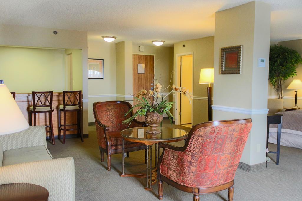 Ramada Plaza By Wyndham Atlanta Airport Hotel College Park Eksteriør billede