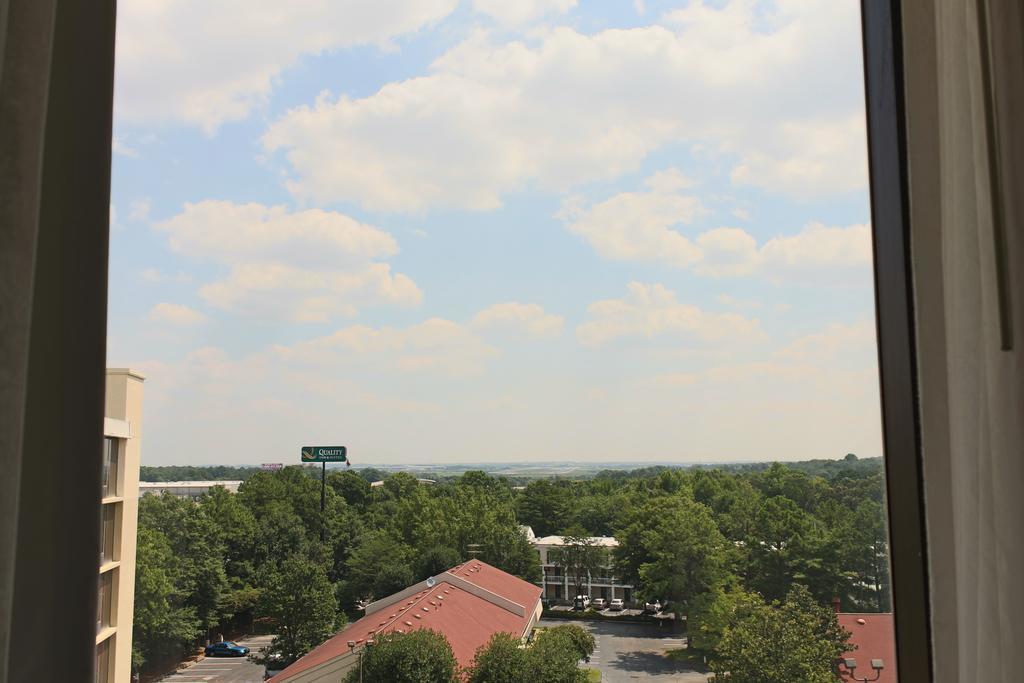 Ramada Plaza By Wyndham Atlanta Airport Hotel College Park Eksteriør billede