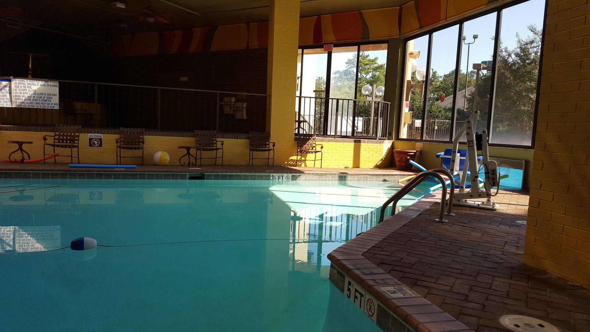 Ramada Plaza By Wyndham Atlanta Airport Hotel College Park Eksteriør billede